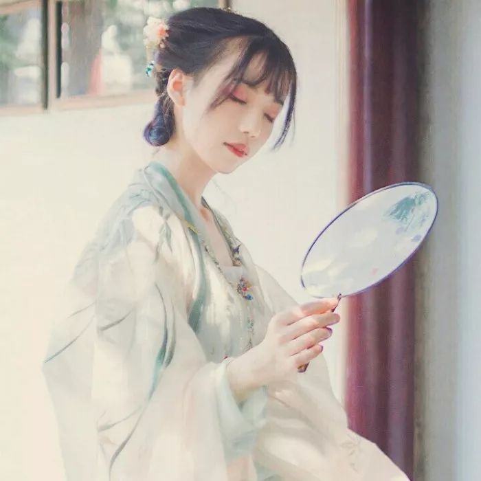 不染世俗的古风女头真人,有意境古风女头真人版