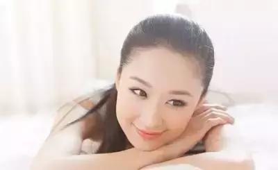 油性皮肤怎么改善，4个小妙招让你跟满面油光说拜拜！