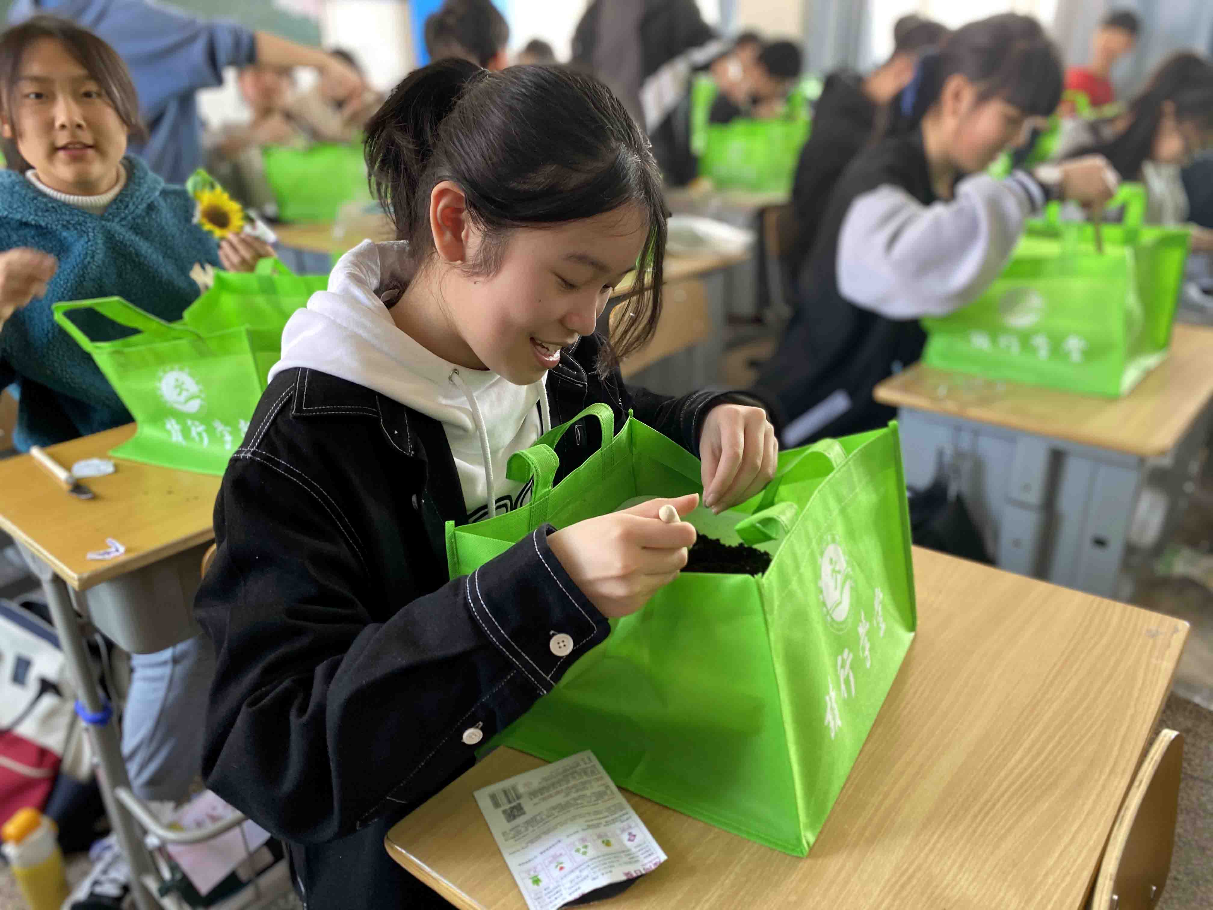 苏州市吴中区迎春中学：中草药文化进校园感受传统文化魅力