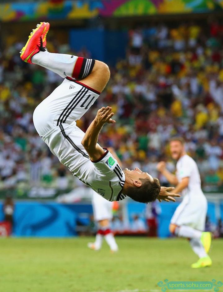 世界杯历史第一射手王克洛泽,世界杯经典庆祝动作克洛泽