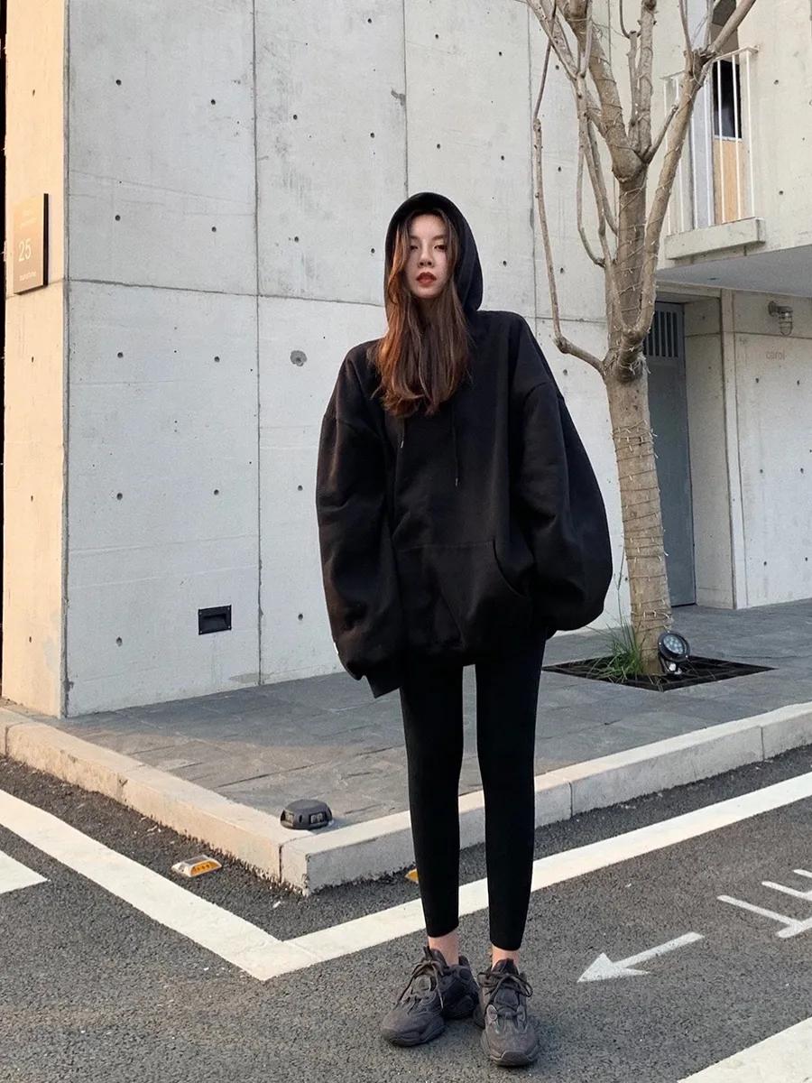 时尚卫衣穿搭技巧,最简单的卫衣穿搭