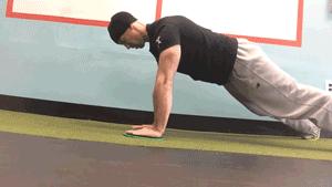 卧推肩膀疼怎么缓解,卧推肩膀疼如何做康复