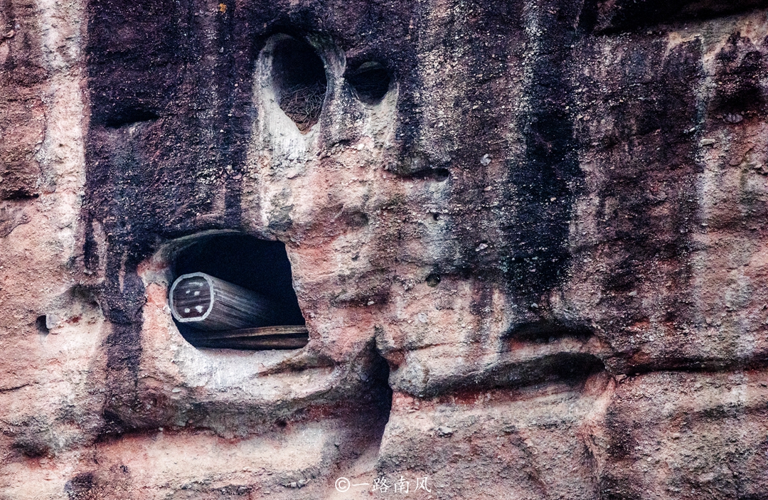 鹰潭龙虎山千年悬棺在哪里发现的,龙虎山悬崖棺材在哪里