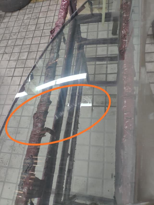 奥迪a6车窗关不上怎么临时关上,奥迪a6换完升降器玻璃升不到顶