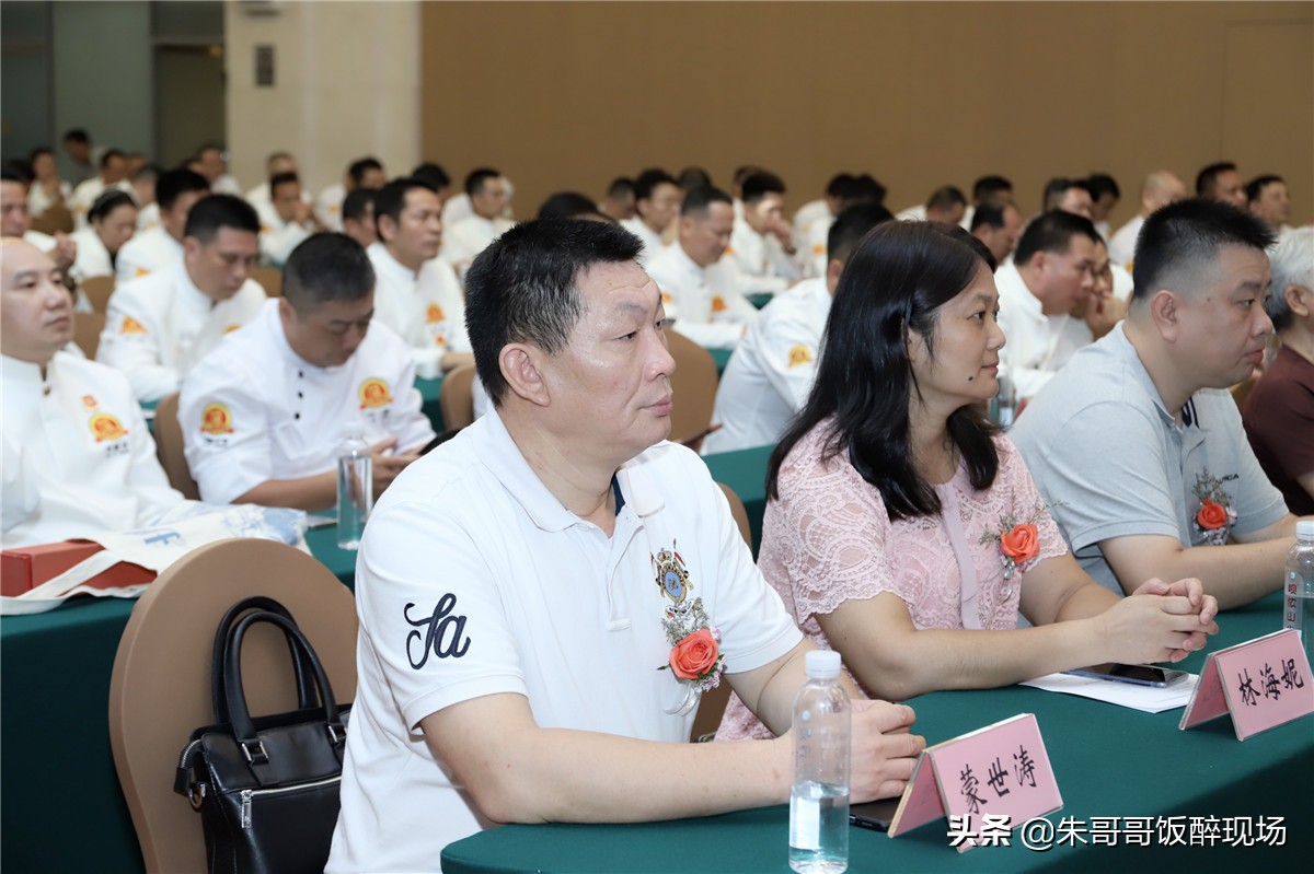 何逸奎大师,华南烹饪技术学校何逸奎