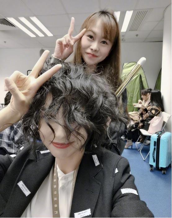 佟丽娅新发型蛋卷发,佟丽娅发型短发同款