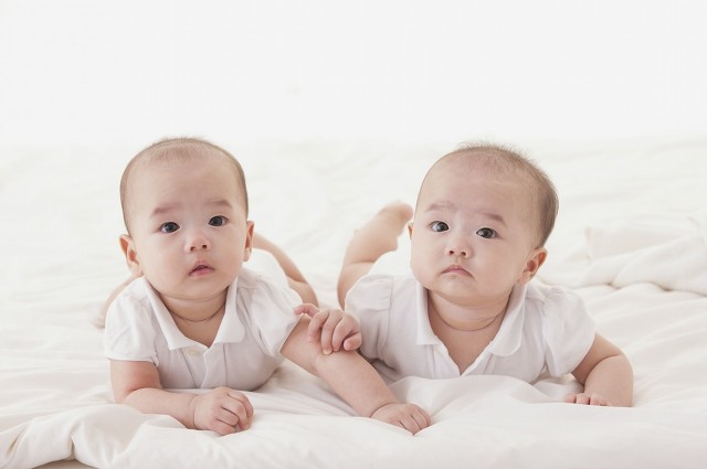 宝宝取名两字同音的名字有哪些,宝宝起名和谐好听的姐弟名字