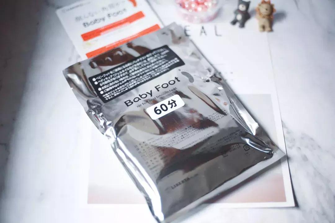 女大学生脚部异味难忍,在寝室羞于脱鞋!