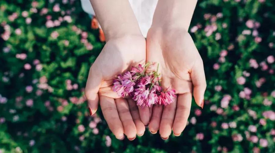 身体上有褐斑是怎么回事,身体上长褐斑是什么原因