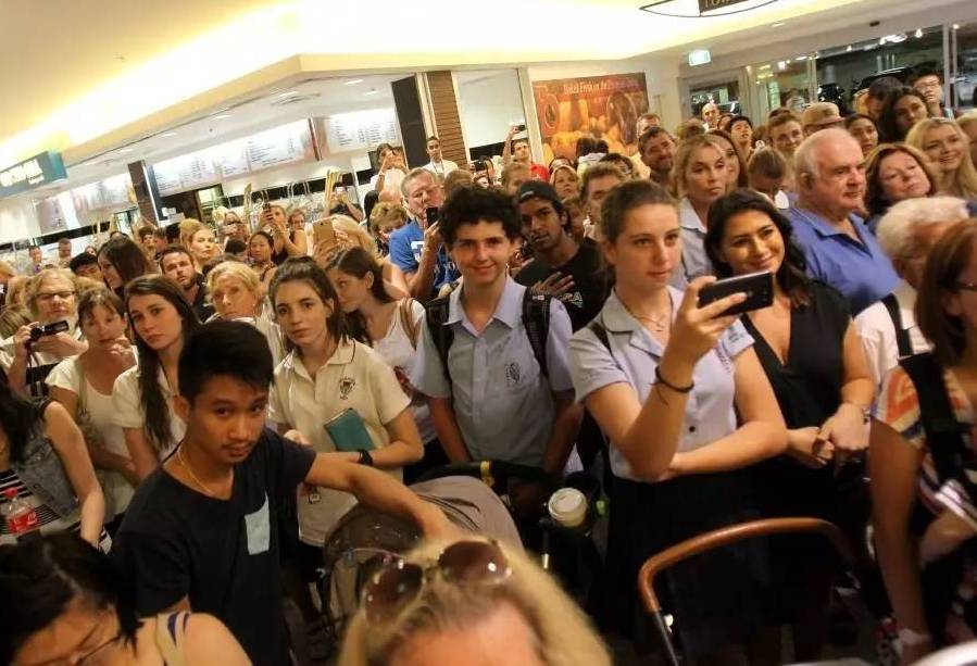 这瓶玫瑰水火了,三大绯闻女星都为它折腰