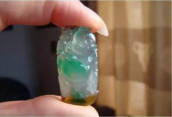 婆婆给儿媳一只金手镯,婆婆给我二手的银手镯