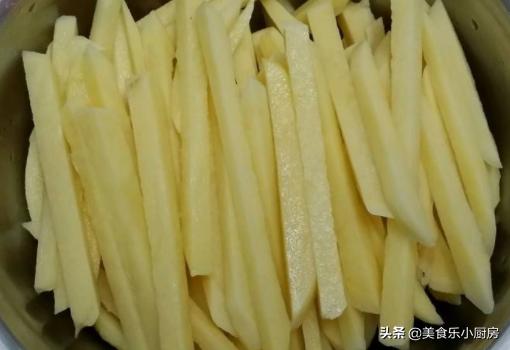 半成品薯条怎么炸才酥脆不回软,为什么在家炸的薯条很油