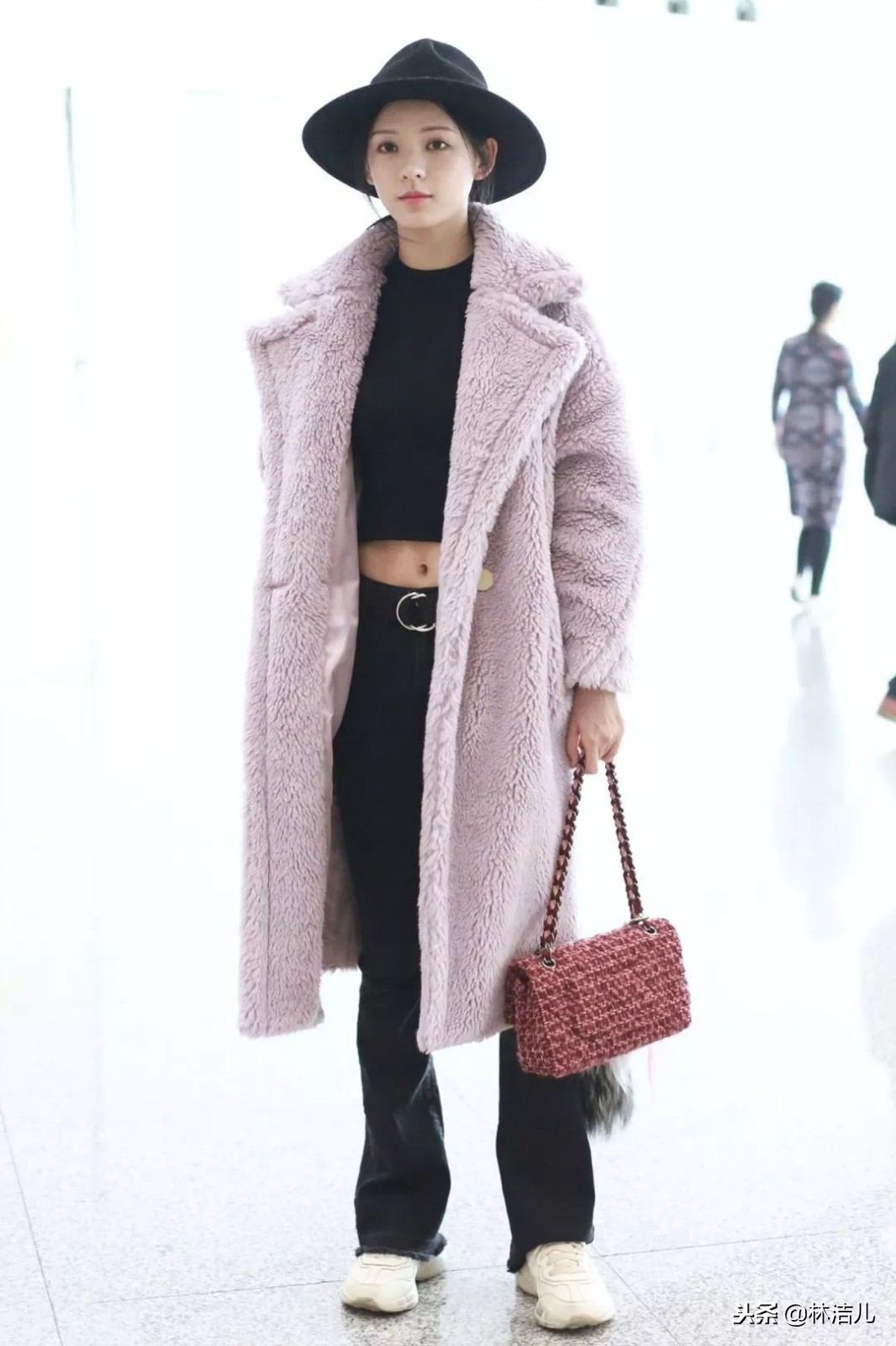 戚薇唐嫣杨幂宋茜,戚薇刘雯唐嫣穿皮草