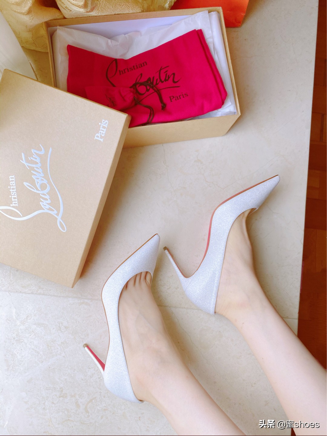 christianlouboutin的红底鞋,christianlouboutin钻石红底鞋