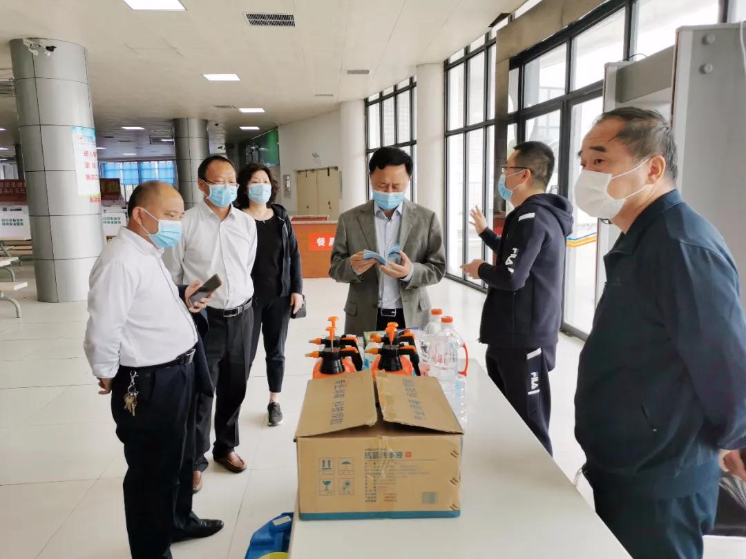 信阳职业技术学院杨良新带队检查疫情防控和返校复学准备工作