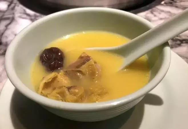 比用神仙水更具美颜效果的，居然是一碗不需代购的花胶鸡汤！