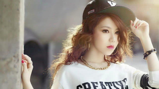 外国大叔翻唱光年之外,外国人听光年之外的中国歌曲