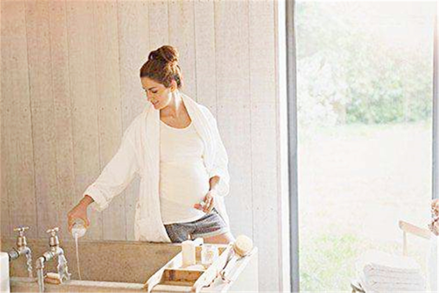 孕晚期胎儿突然发动怎么办,孕晚期要发动了去医院