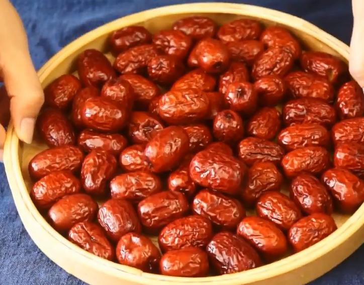 自制红枣核桃糕比阿胶糕还好吃,红枣山药核桃八珍糕