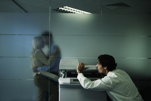 如何处理办公室恋情流言蜚语,怎么处理好办公室恋情