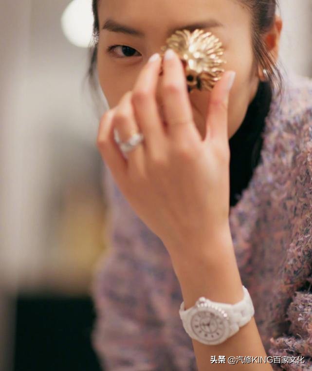 大表姐刘雯的穿搭,cardib巴黎世家高定大秀刘雯