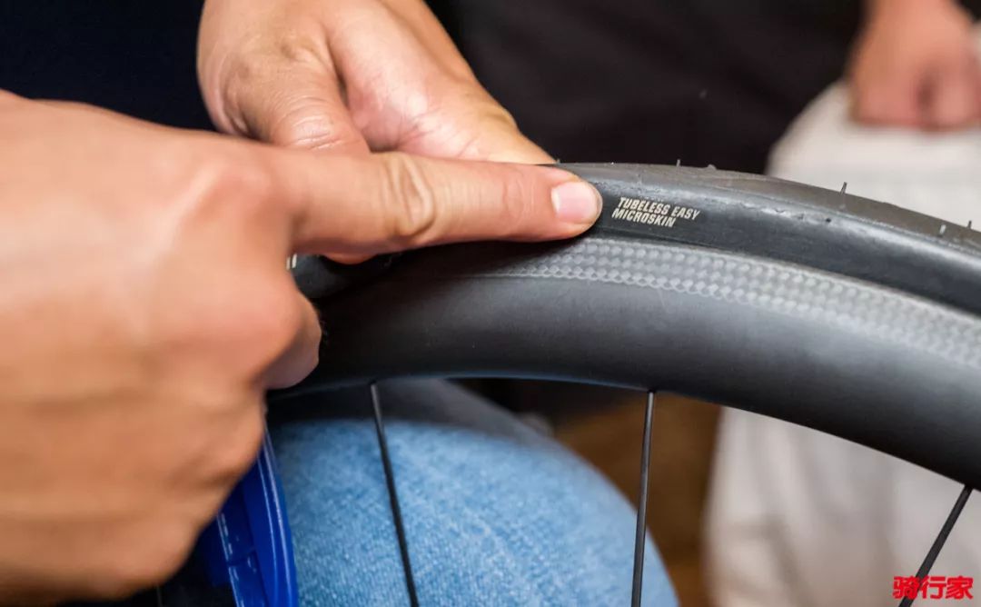 拒绝四溅的补胎液，教你优雅地改装/安装真空胎！