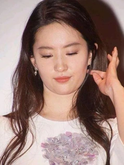 再见“丑照”!告别大脸圆脸这几招就够了