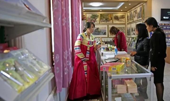 中国游客在朝鲜购物,朝鲜购物中国人必买