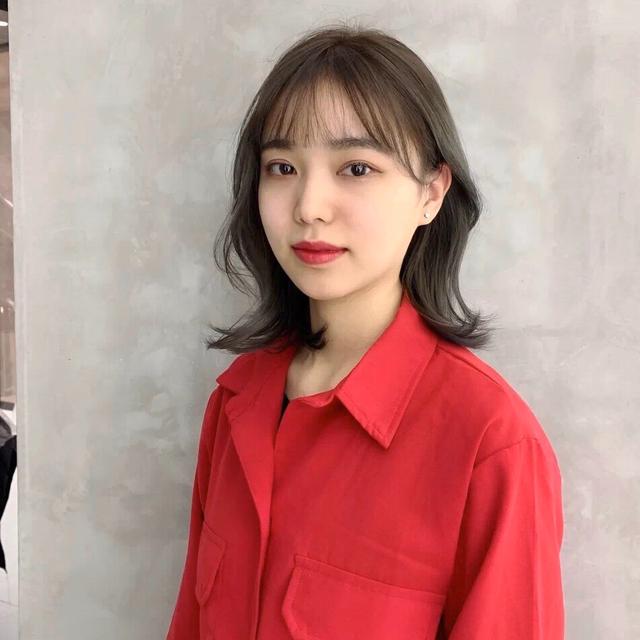 下颚宽羊毛卷中短发,下颌骨宽大刘海发型