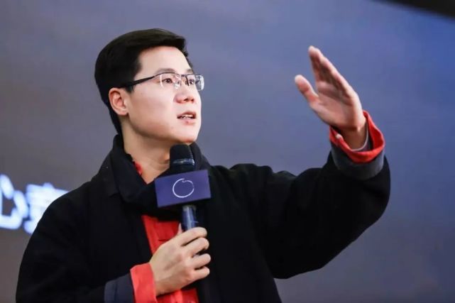 下属要去北京创业没钱，他投资对方16万美元，现在赚回11.2亿美元