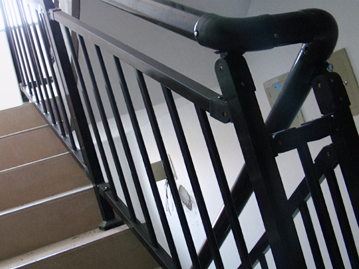 楼梯栏杆扶手一般有哪些,什么是柱式楼梯扶手图解