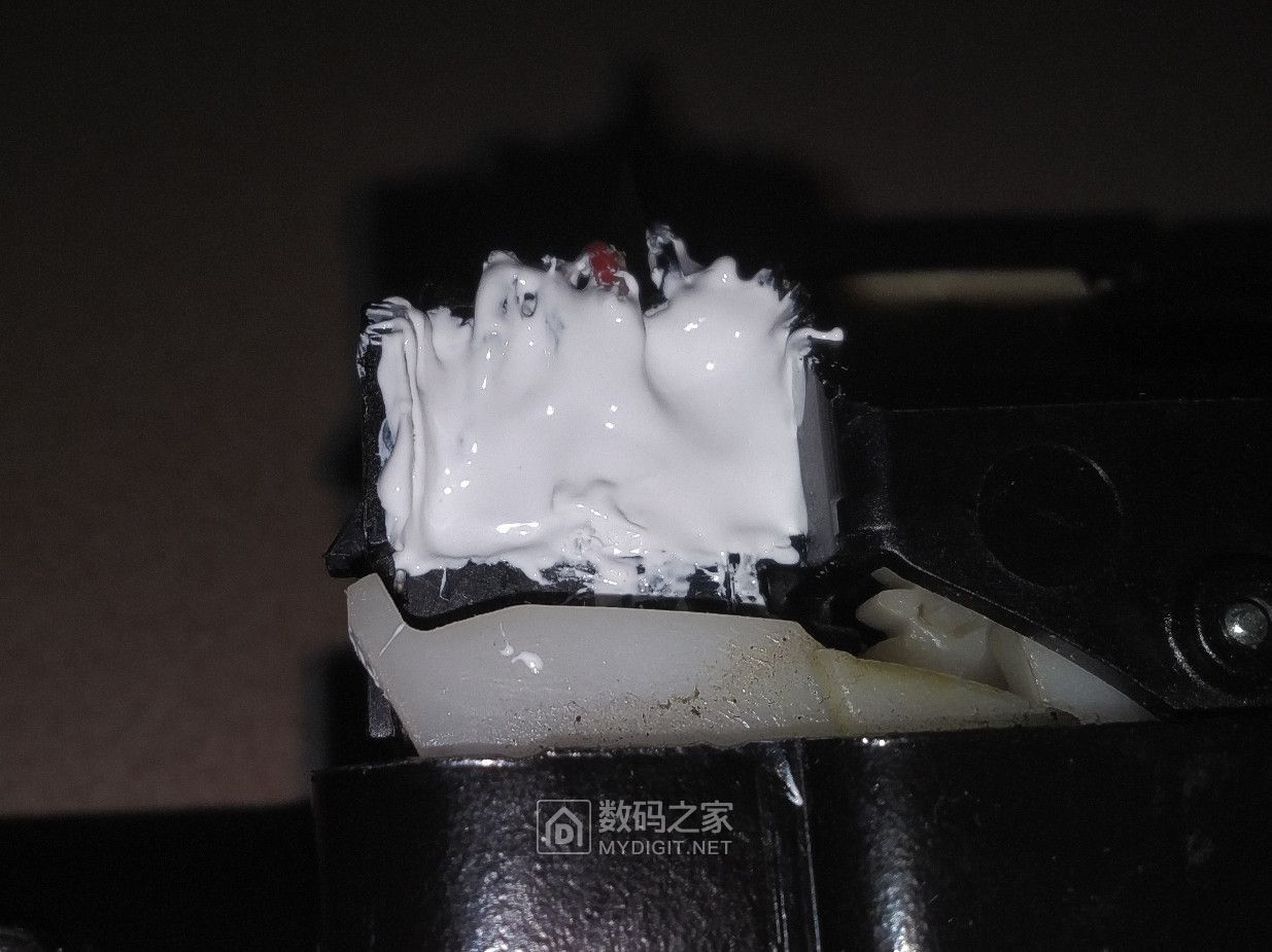 福特嘉年华尾箱关好仪表显示未关,福特嘉年华后备箱锁维修