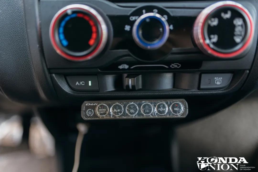 本田飞度适合男孩子开吗,本田飞度适合家庭用车吗