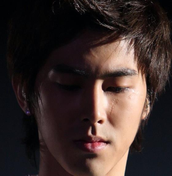 盘点动漫中眼上有疤的帅哥,脸上有伤疤的明星男