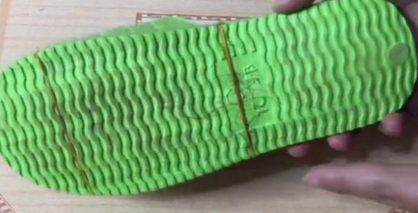 碎发比较多还毛躁怎么弄,小碎发怎么办教你一招