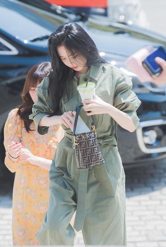 孙娜恩夏天穿搭,孙娜恩穿白衣