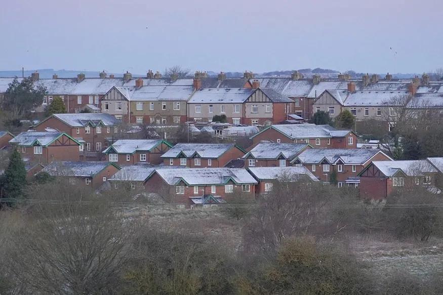 昨天比基尼!今天下雪!英国的天气能有多奇葩?