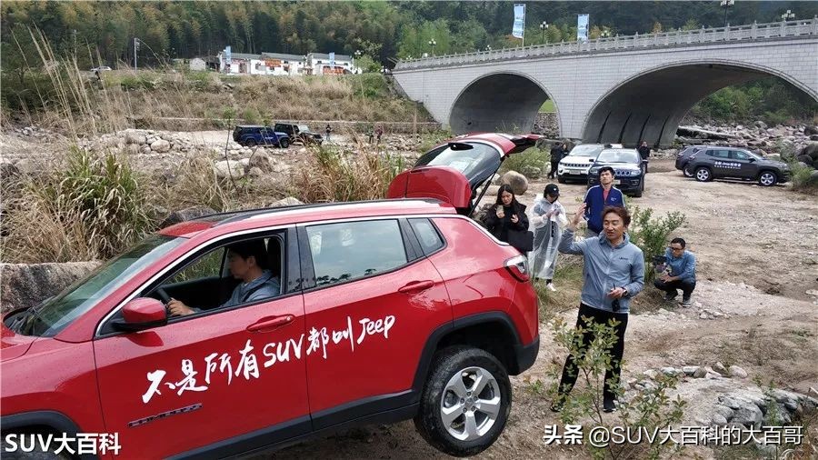 15款jeep指南者新车多少钱,15jeep指南者2.0落地多少