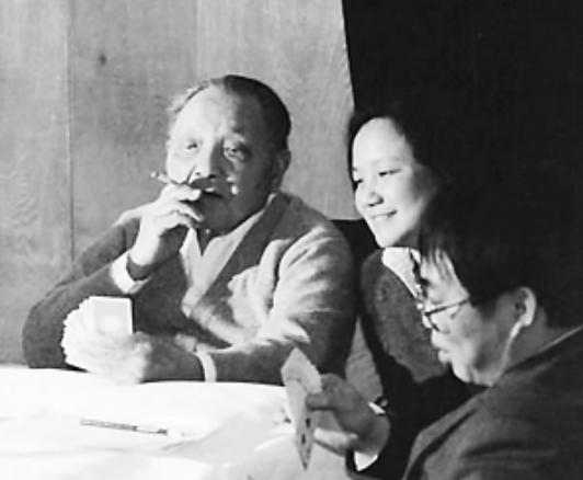 1949年*小平邓**到上海寻找故人遗骨,找到后带回家中,一放就是20年