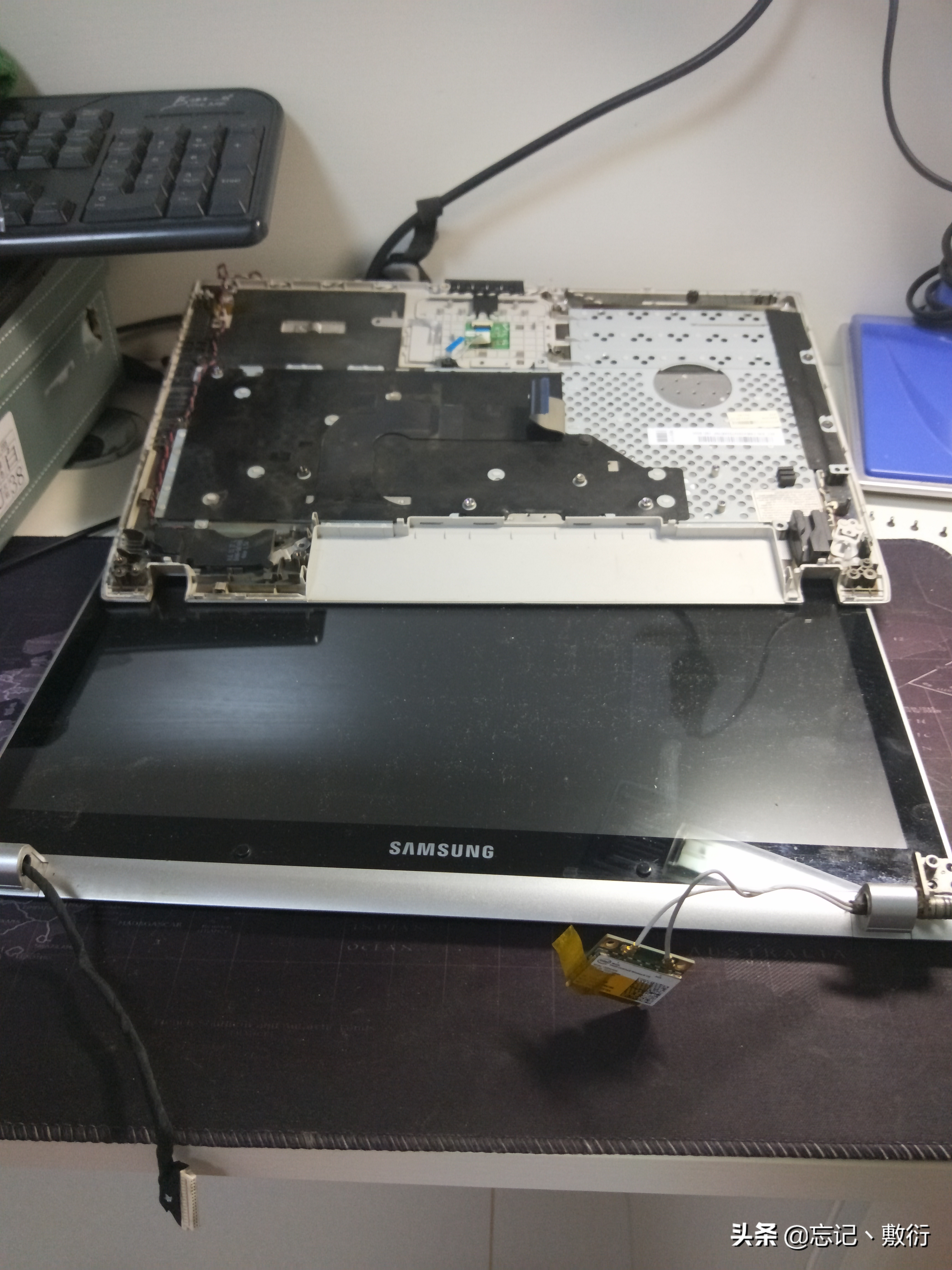 更换三星笔记本(q460)键盘,为了换个键盘把整个笔记本拆了稀碎