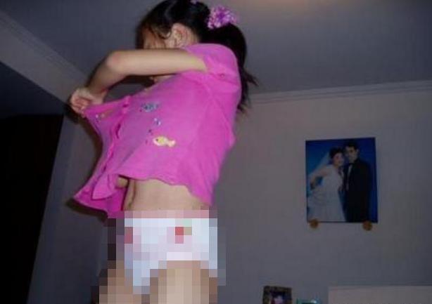 00后女孩在网上晒照片,00后女孩晒照片