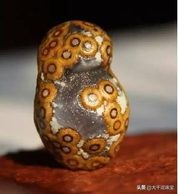 捡块石头1个亿奇石收藏多疯狂,戈壁滩上捡的玛瑙原石图片