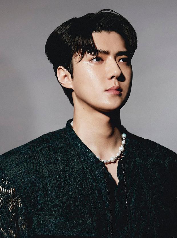 难为EXO的cody了!能找到这么多怪衣服,*钟金**仁用脸消化乞丐装