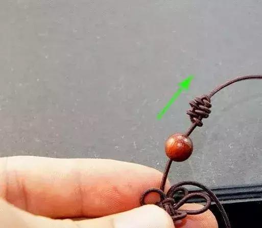手串穿珠子打结教程慢动作简单,单绳穿珠子打结方法图解