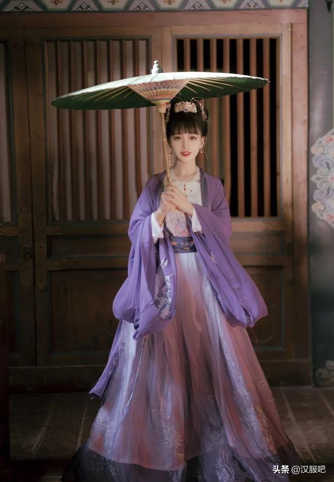 如何选择适合自己的汉服款式,汉服道袍怎么搭配才好看