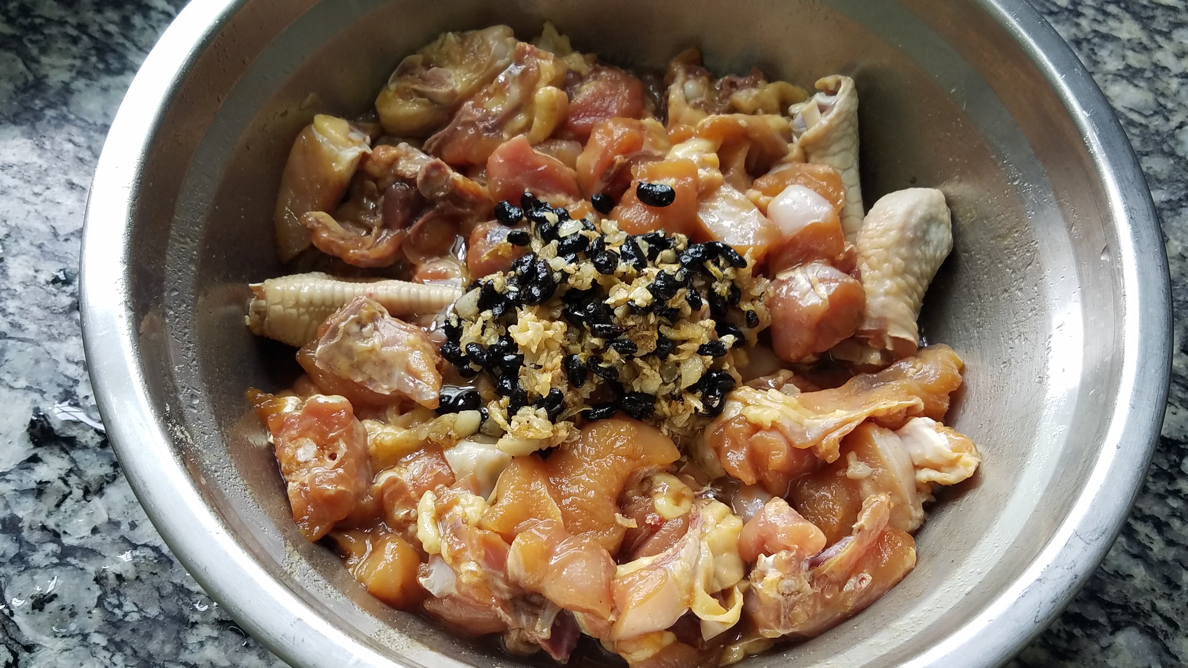 香喷喷的鸡肉煲,鸡肉香嫩的制作方法