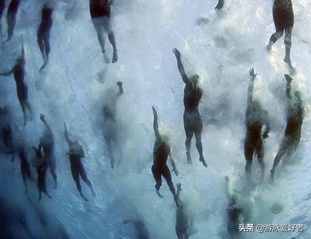 游泳的技巧保证让你羡慕,学游泳小白最快学会的泳姿