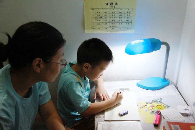 爸爸辅导孩子做作业,怎么辅导一年级的孩子做作业