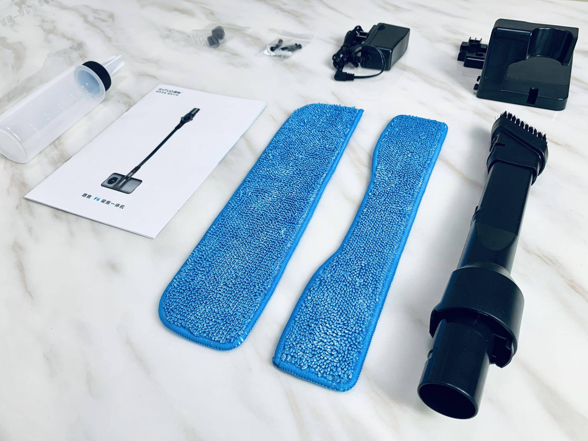 吸尘器拖地无死角,吸尘器清理地面勤快爱干净