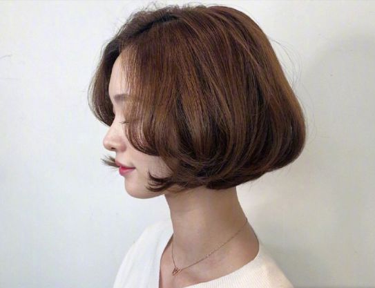 减龄气质超短发发型,女生一定要尝试的发型成熟短发